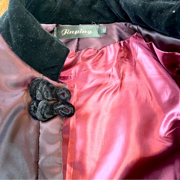 Silk embroidered warm coat, size XL, New - Picture 7 of 9